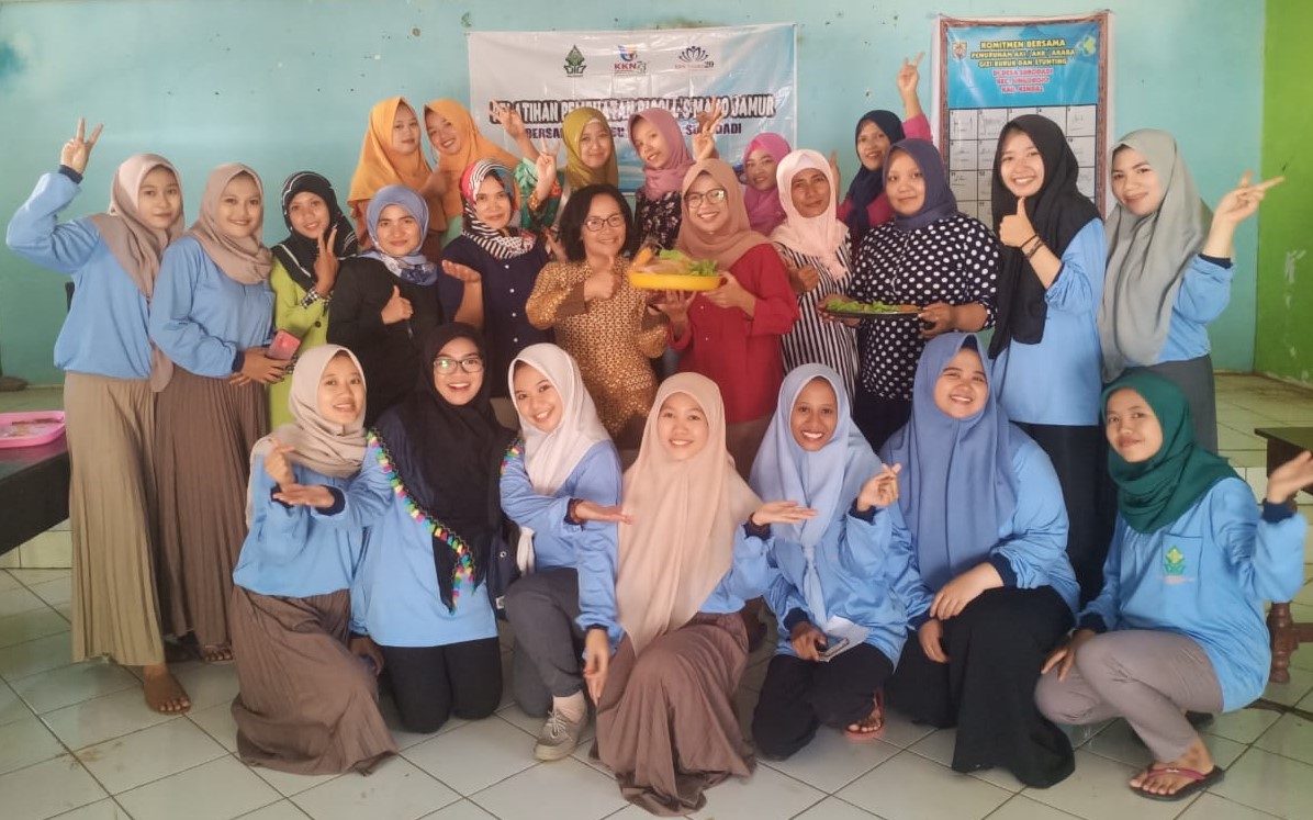 Keseruan Ibu-Ibu PKK Desa Sukodadi Mengikuti Pelatihan Membuat Risol Mayo Isi Jamur Bersama KKN UIN Walisongo Semarang